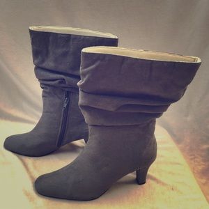 New🔥 sexy beautiful mid calf heeled boot.